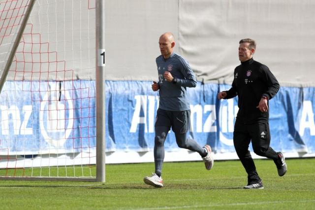 有一位年轻 有一位年轻